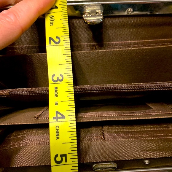 Embroidered Multi Color Floral Wallet 4 Open 1 Zip Pocket 8 Card Slots Clutch - Picture 11 of 12